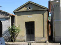 Cemetery De Nuccio Chapel.JPG (114967 bytes)