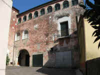 Largo Verdi Gia LargoNucci.JPG (150571 bytes)